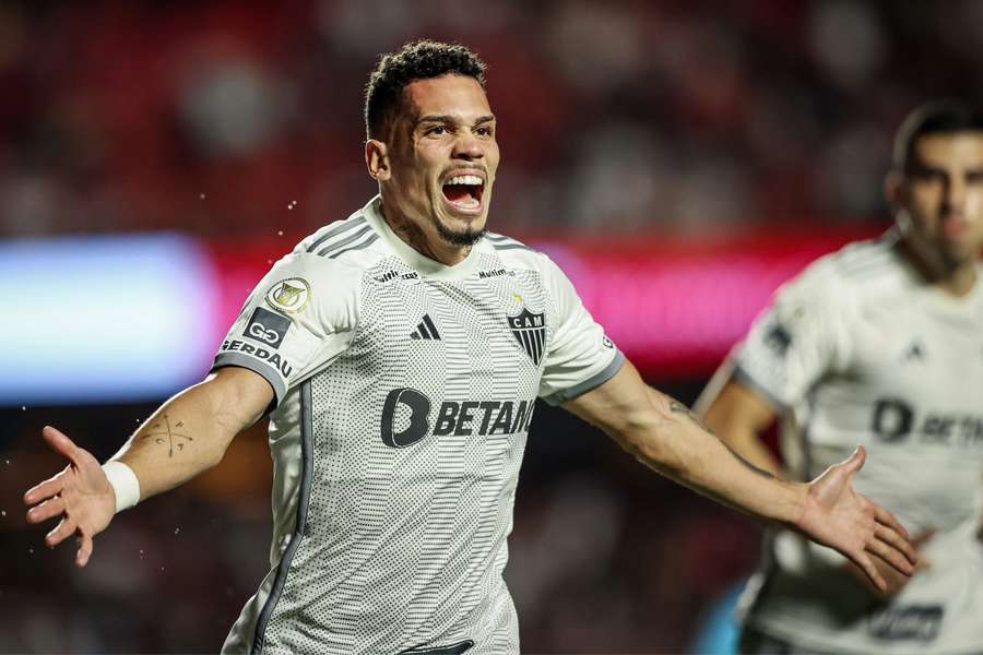 Paulinho deixa o Atlético-MG após dois anos