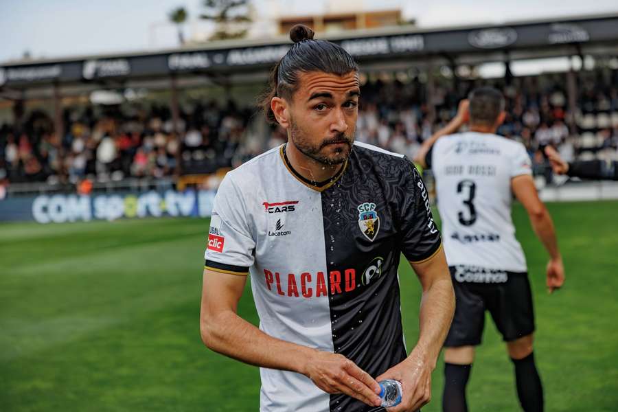 Mattheus Oliveira esteve duas épocas ligado ao Farense e regressa à Liga 2 Mattheus Oliveira esteve duas épocas ligado ao Farense e regressa à Liga 2