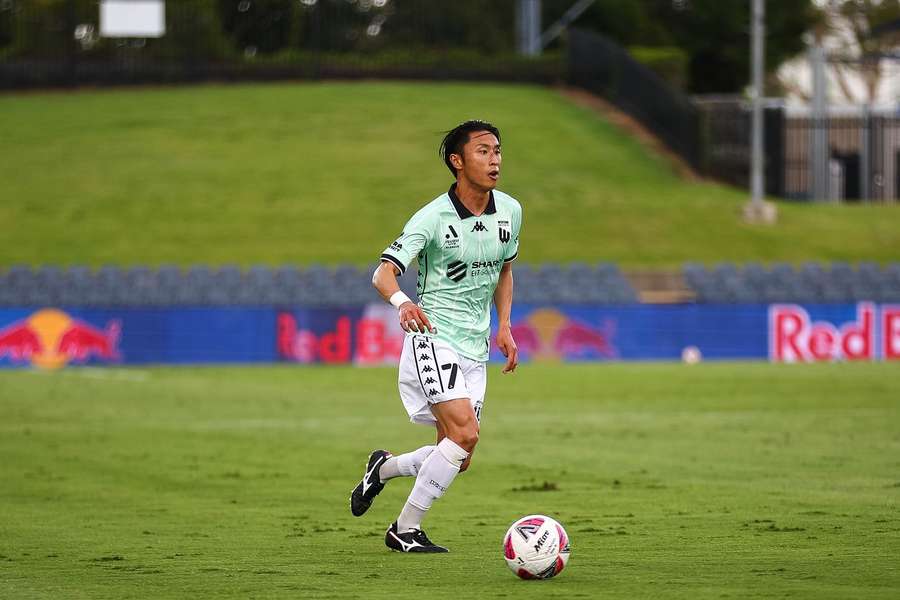Riku Danzaki, fost mijlocaş al echipei Western United, a fost amendat pentru că a primit în mod deliberat cartonaşe galbene 