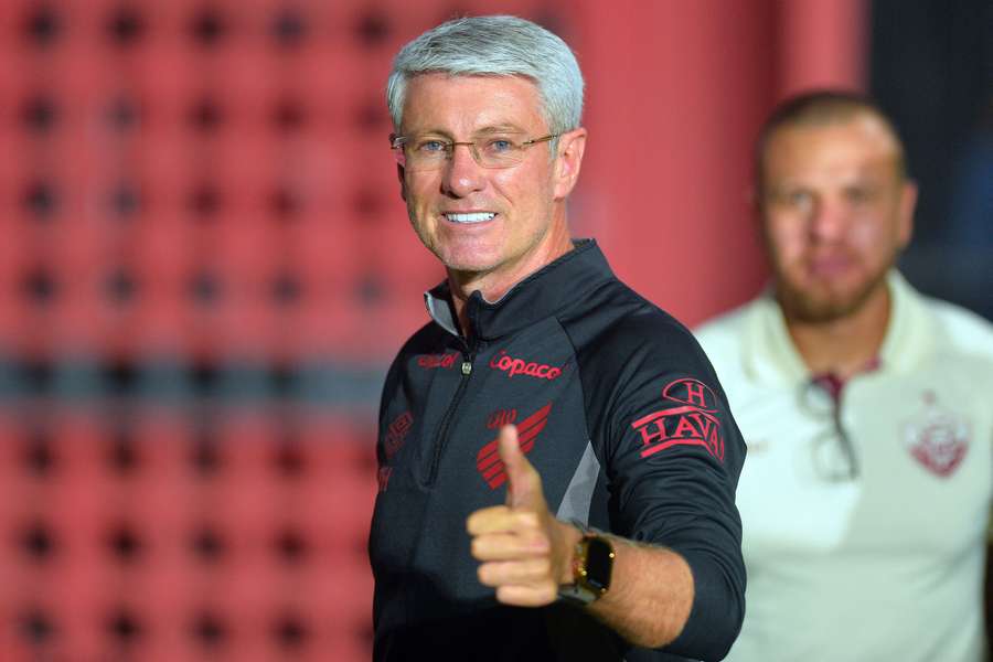 Odair Hellmann ganhou um novo contrato à frente do Furacão Odair Hellmann ganhou um novo contrato à frente do Furacão