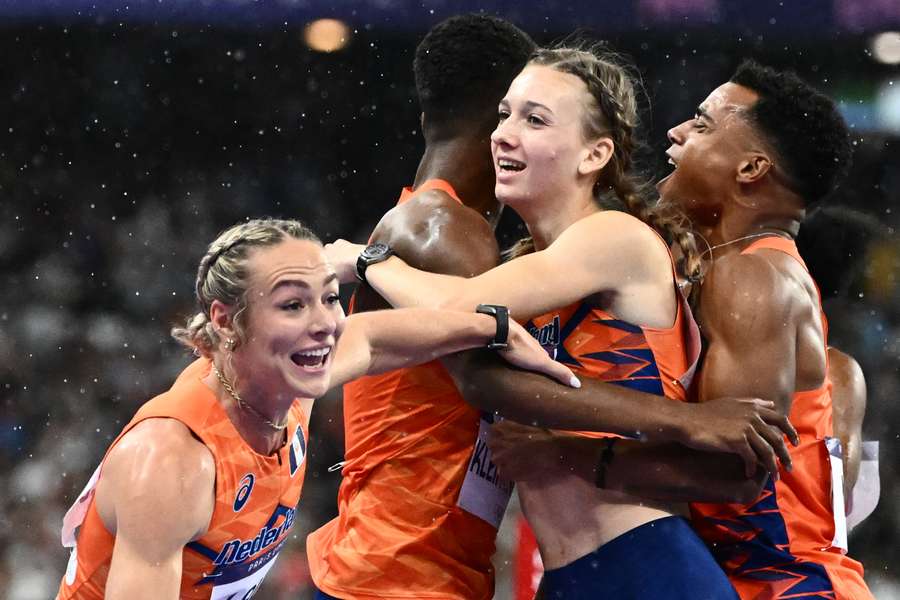 Nederland heeft goud op de 4x400 meter gemengd!