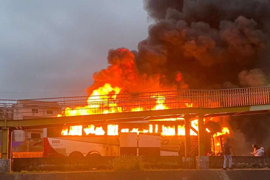 Ônibus de cruzeirenses foi atacado na volta de Curitiba