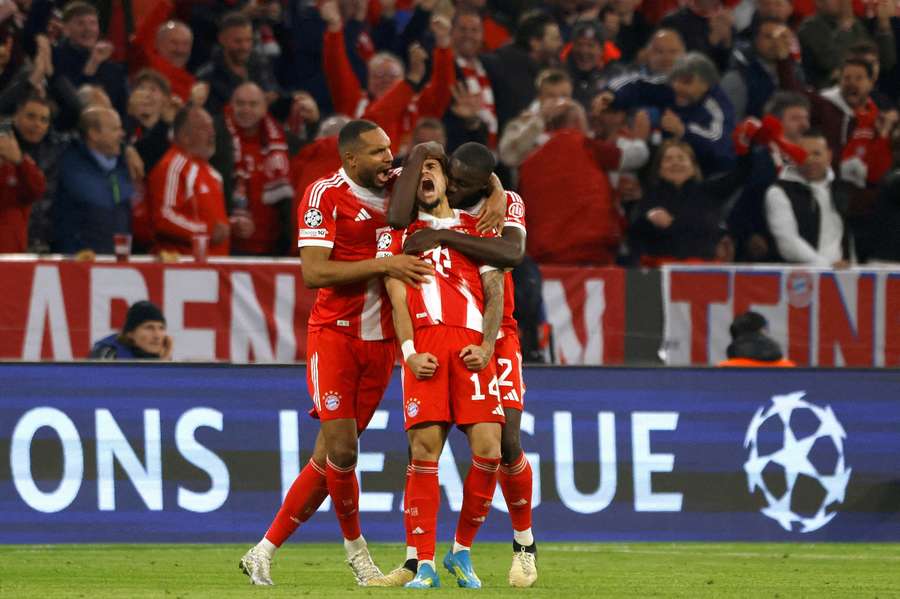 Da jubelte auch Bayern-Fan Zverev mit