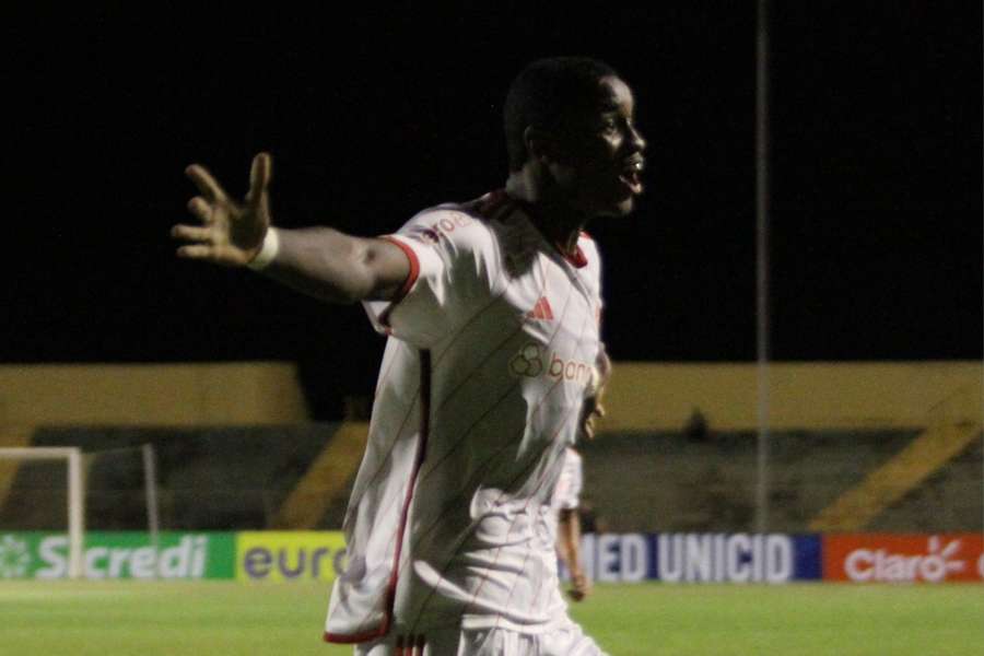 Ricardo Mathias garantiu a vitória do Inter contra o Velo Clube