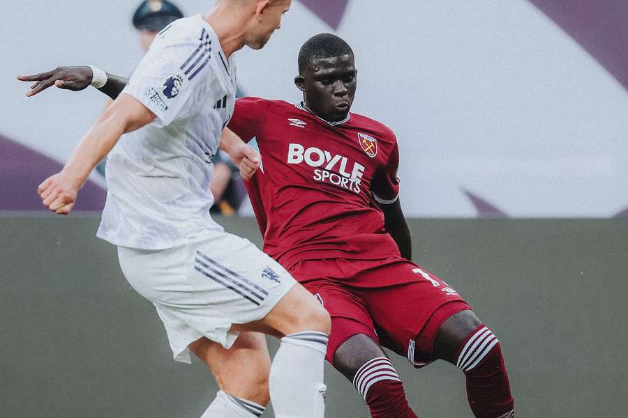 Diouf si zatím vede v Anglii skvěle.