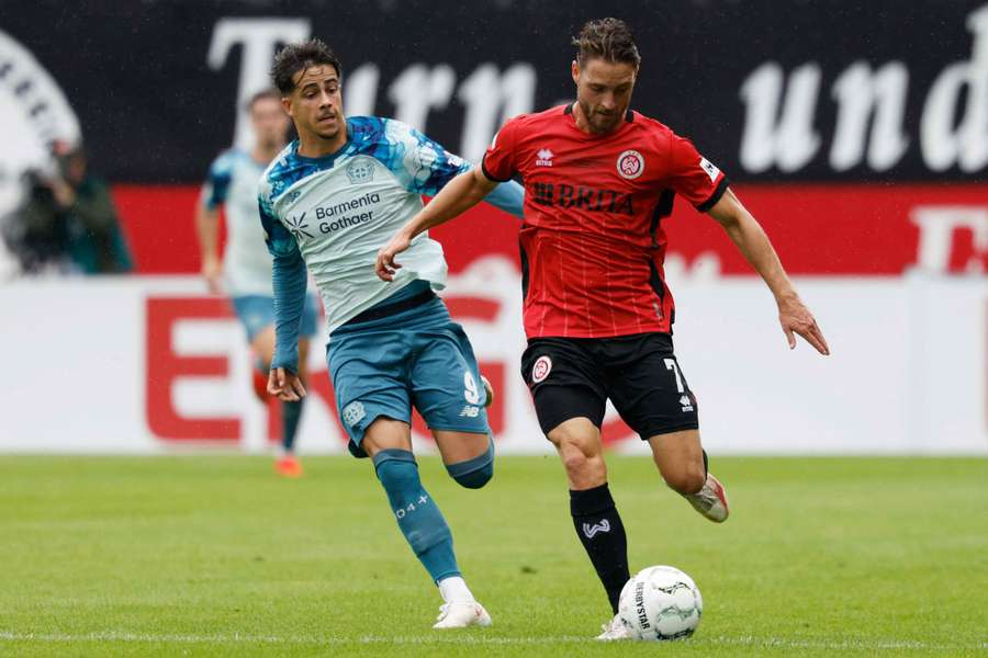 Afonso Moreira em ação pelo Leverkusen Afonso Moreira em ação pelo Leverkusen