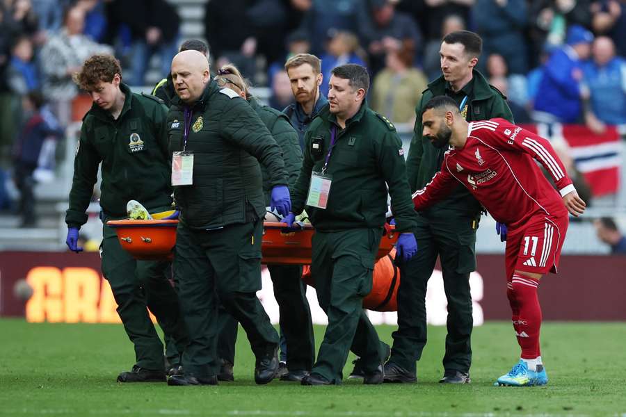 Mamardashvili to start against Chelsea? Liverpool handed boost as Slot replaces Woodman