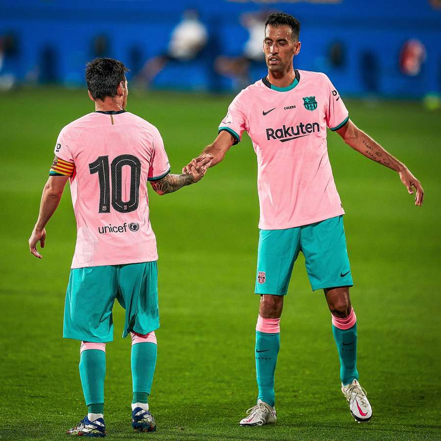 Busquets e Messi podem reencontrar-se e voltar a usar cor-de-rosa.