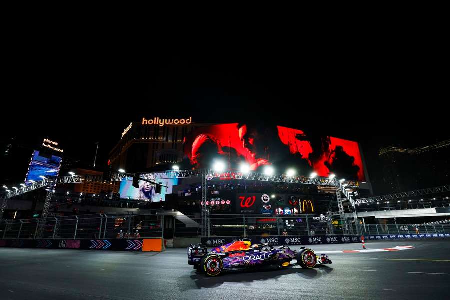 Max Verstappen op het parcours van Las Vegas Max Verstappen op het parcours van Las Vegas