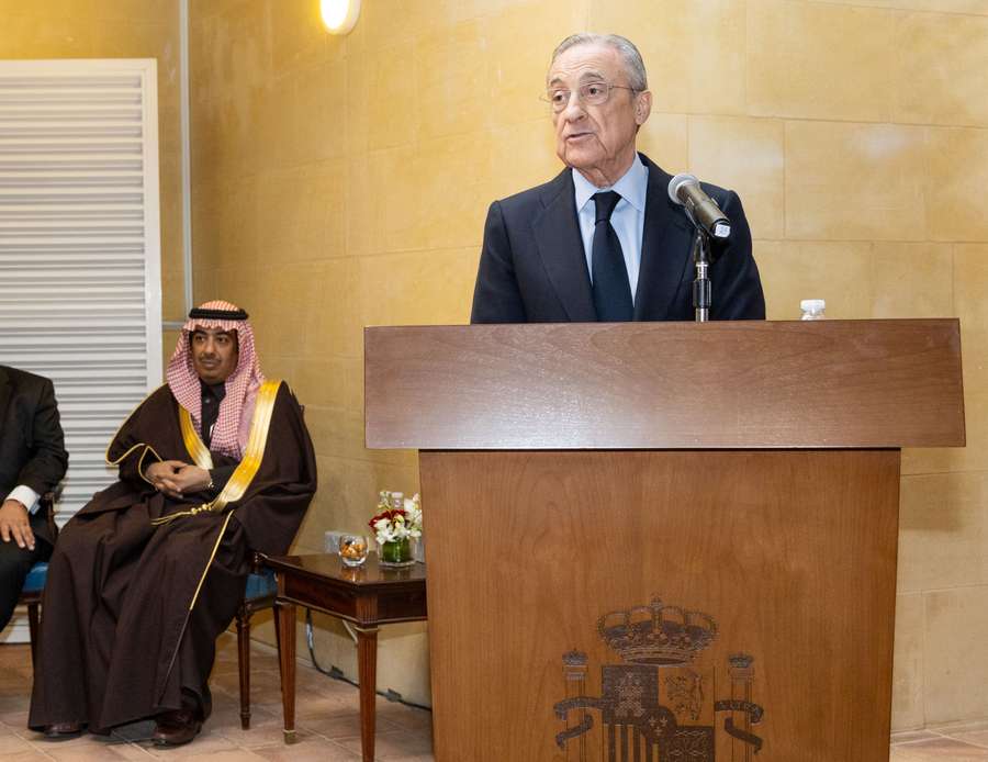 Florentino Pérez, en la embajada de España en Riad