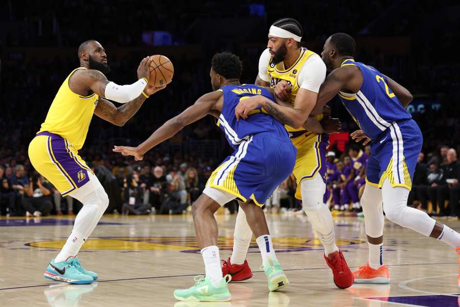 NBA, allungo importante di Lakers e Heat, entrambe sul 3-1 contro Warriors e Knicks