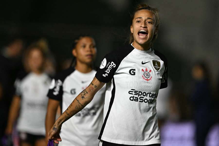 Corinthians encara dois clássicos no retorno do Paulistão e Copa do Brasil Corinthians encara dois clássicos no retorno do Paulistão e Copa do Brasil
