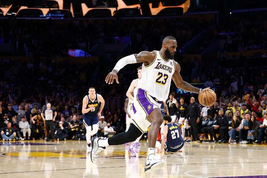 LeBron James dovedl Lakers k výhře 30 body.