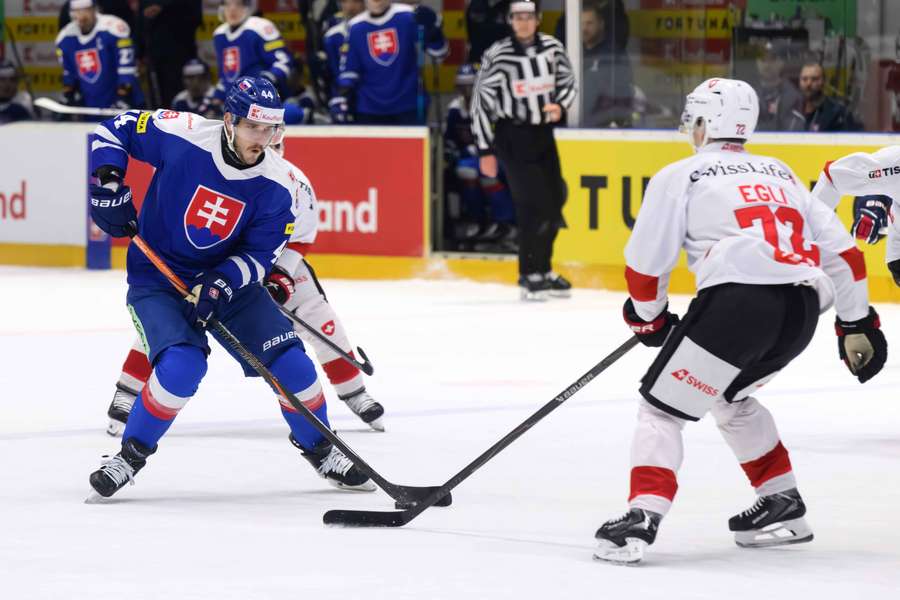 Slovensko si na úvod poradilo so Švajčiarskom.