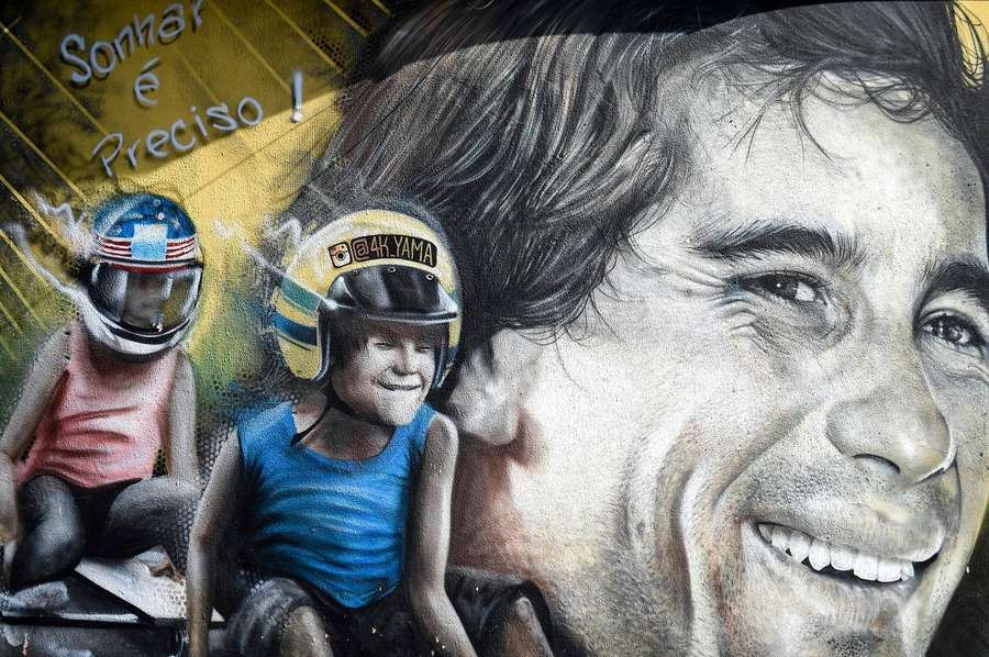 Arte com o rosto de Ayrton Senna em São Paulo