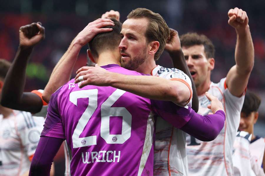 Die Bayern nehmen einen hart erkämpften Punkt aus Leverkusen mit. Die Bayern nehmen einen hart erkämpften Punkt aus Leverkusen mit.