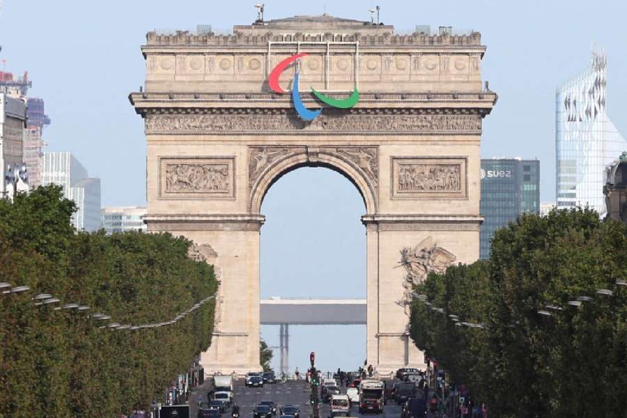 Los Agitos están instalados en el Arco el Triunfo.