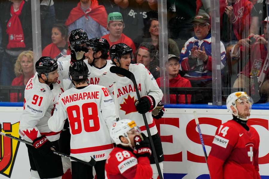 Kanada porazila Švýcarsko 3:2.