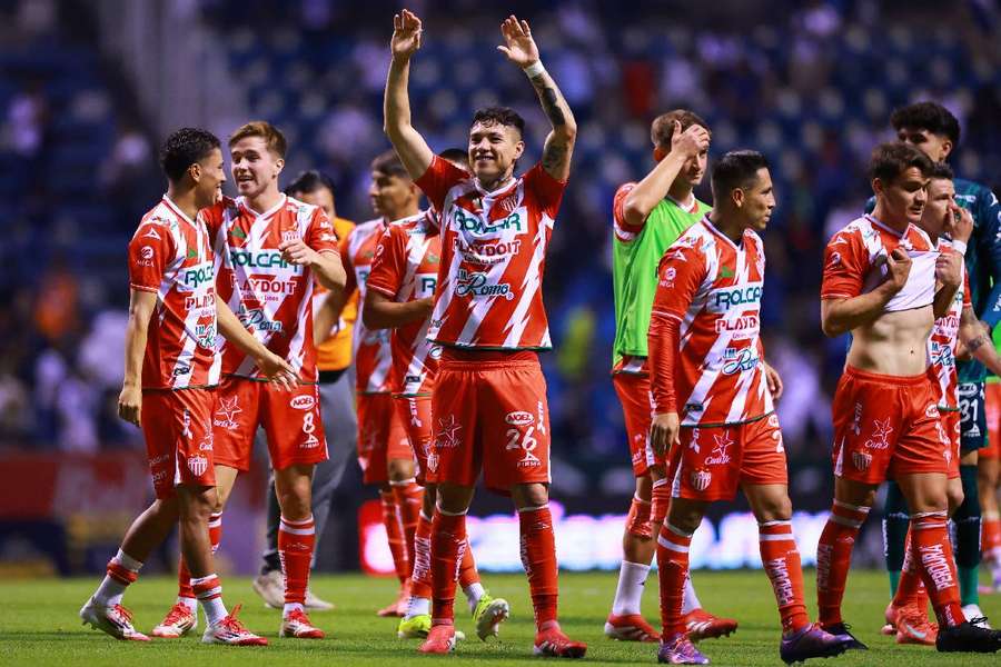 El Necaxa gana al Puebla a domicilio.