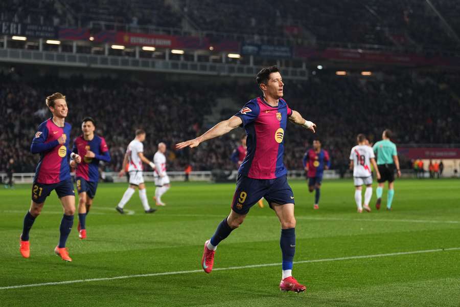 Lewandowski celebra su gol ante el Rayo Vallecano