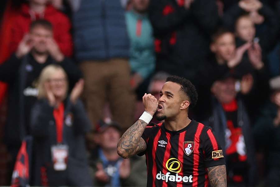 Justin Kluivert was trefzeker voor Bournemouth