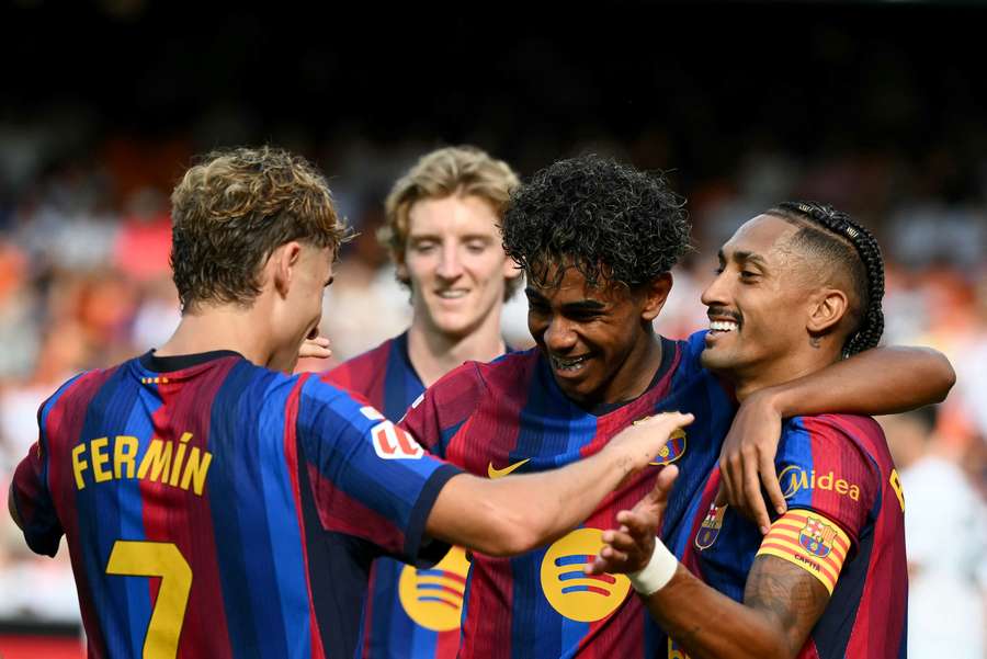 Barcelona smetla Valencii 5:0. Barcelona smetla Valencii 5:0.
