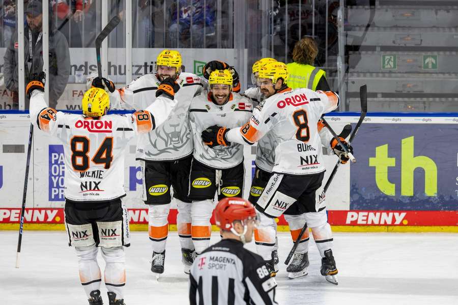 Erfolgsserie geht weiter Löwen Frankfurt schlagen auch die Kölner Haie