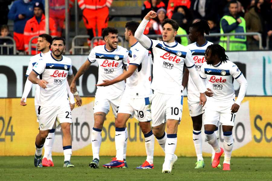 Nicolo Zaniolo of Atalanta celebrates his goal against Cagliari