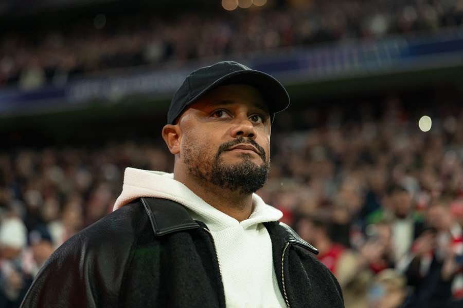 Kompany po kolapsu zůstává v nemocnici. Kompany po kolapsu zůstává v nemocnici.