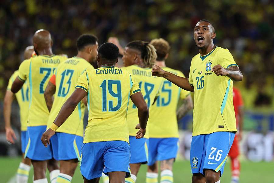 Rayan (de frente) é um dos 20 jogadores mais jovens do Mundial