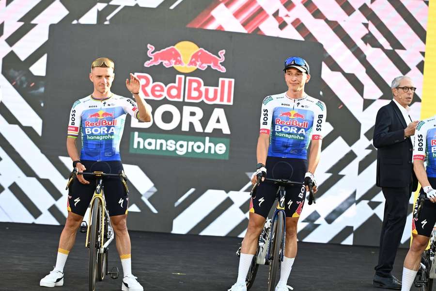 Evenepoel und Lipowitz bei der Teamvorstellung Evenepoel und Lipowitz bei der Teamvorstellung