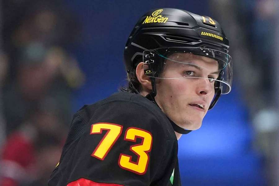 Hokejový útočník Lukas Reichel byl v NHL vyměněný do Bostonu