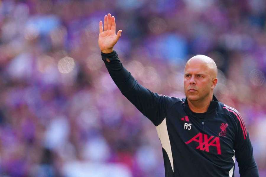"We Have More Than Enough" - Arne Slot Cools Transfer Talk After Virgil van Dijk Plea "We Have More Than Enough" - Arne Slot Cools Transfer Talk After Virgil van Dijk Plea