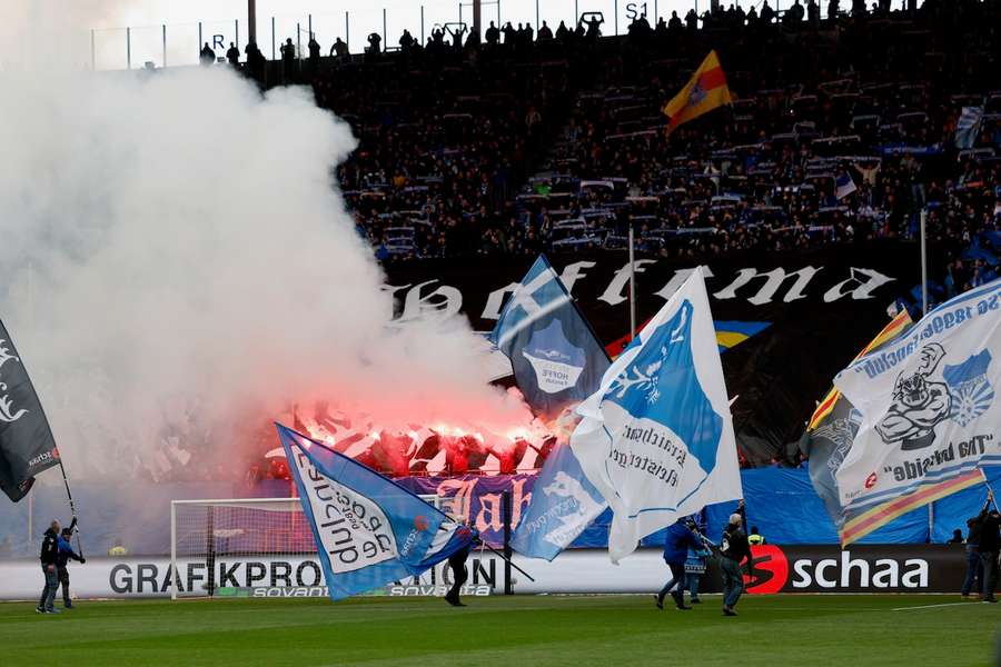 Die Fans rebellieren seit Langem gegen die Maßnahmen von Verbänden und Politik.