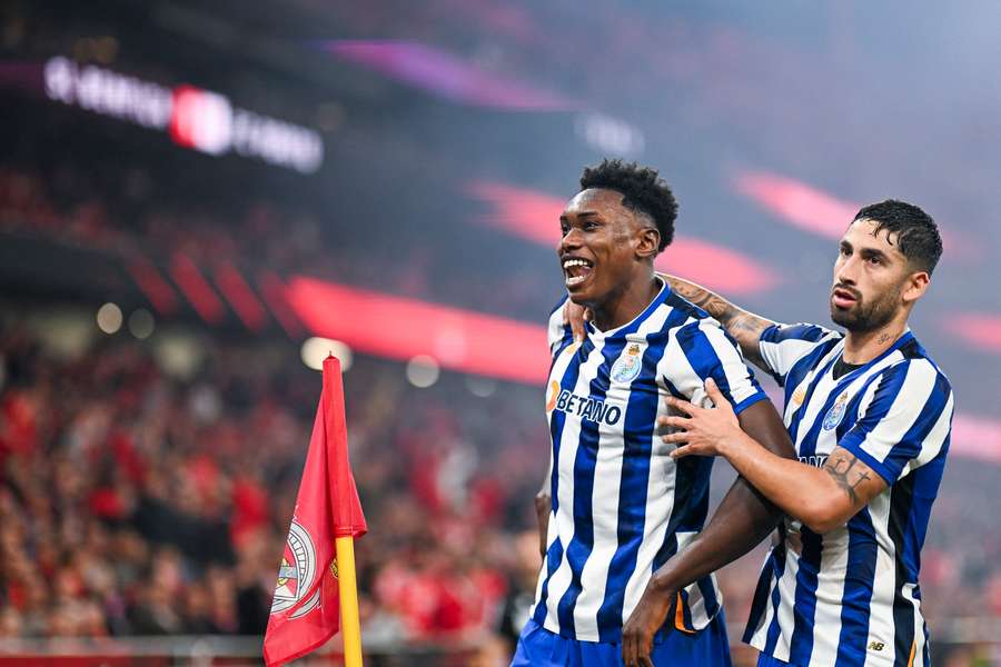 Alan Varela com Samu no 1-1 do FC Porto