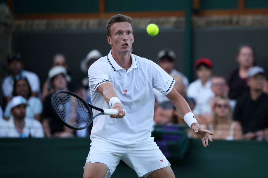 Lehečka si zahraje ve Wimbledonu 3. kolo. Lehečka si zahraje ve Wimbledonu 3. kolo.
