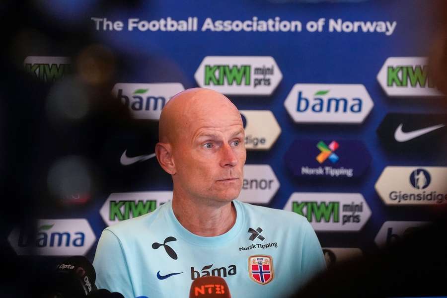 Stale Solbakken's men were forced to change hotels Stale Solbakken's men were forced to change hotels