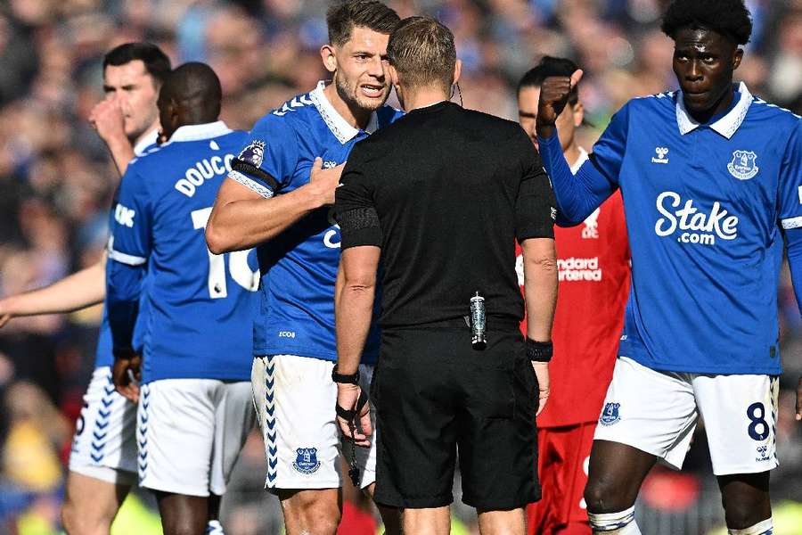 Everton perdeu clássico, no final de semana, para o Liverpool