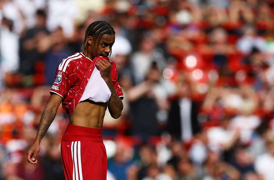 Bradley Barcola struggled against Fulham Bradley Barcola struggled against Fulham