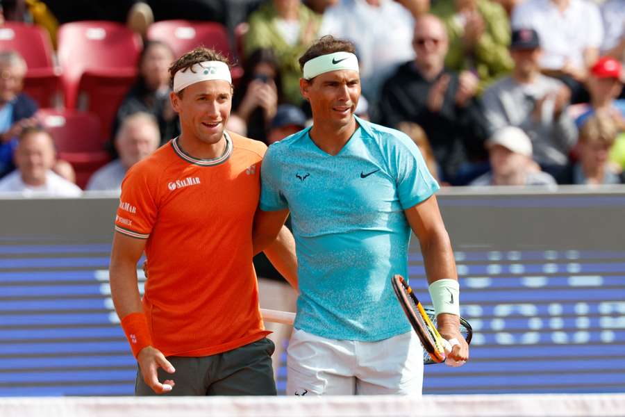 Ruud (L) alongside Nadal