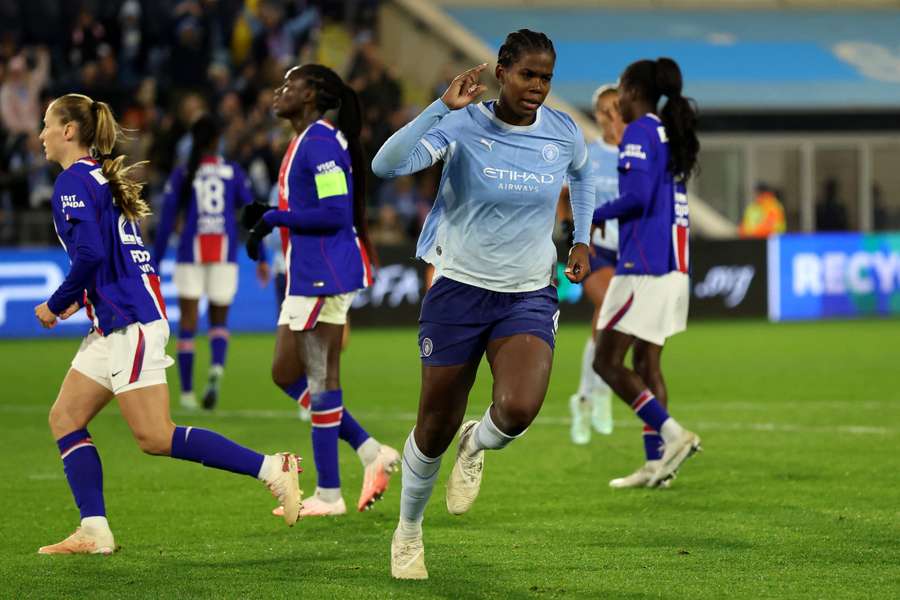 How Draw Flash Man City draw with PSG in Women's Champions League as Barcelona thrash ...