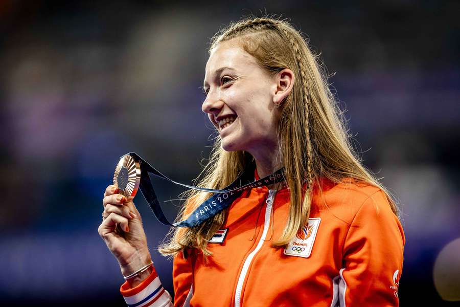 Femke Bol won in Parijs goud, zilver en brons en wordt 10 september gehuldigd