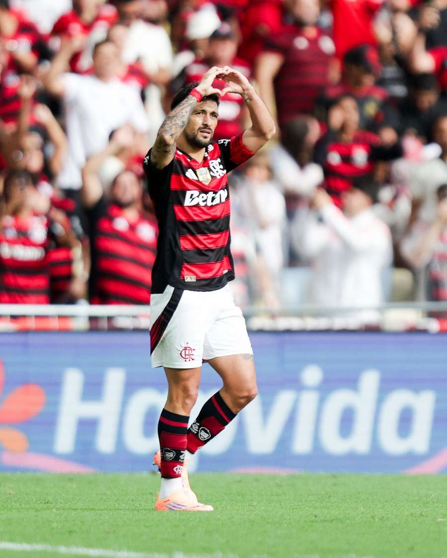 Arrascaeta abriu o placar para o Flamengo contra o Palmeiras Arrascaeta abriu o placar para o Flamengo contra o Palmeiras