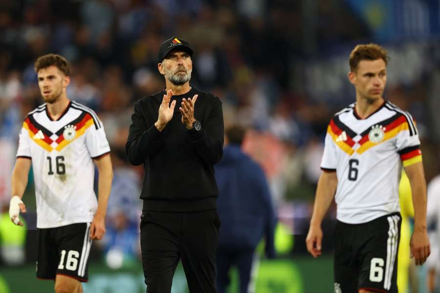 Die deutsche Nationalmannschaft steht nach zwei nicht gewonnenen Partien unter Druck. Die deutsche Nationalmannschaft steht nach zwei nicht gewonnenen Partien unter Druck.