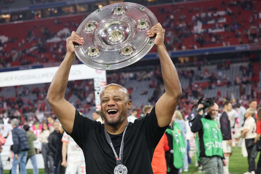 Kompany verspricht trotz Meisterschale vollen Fokus
