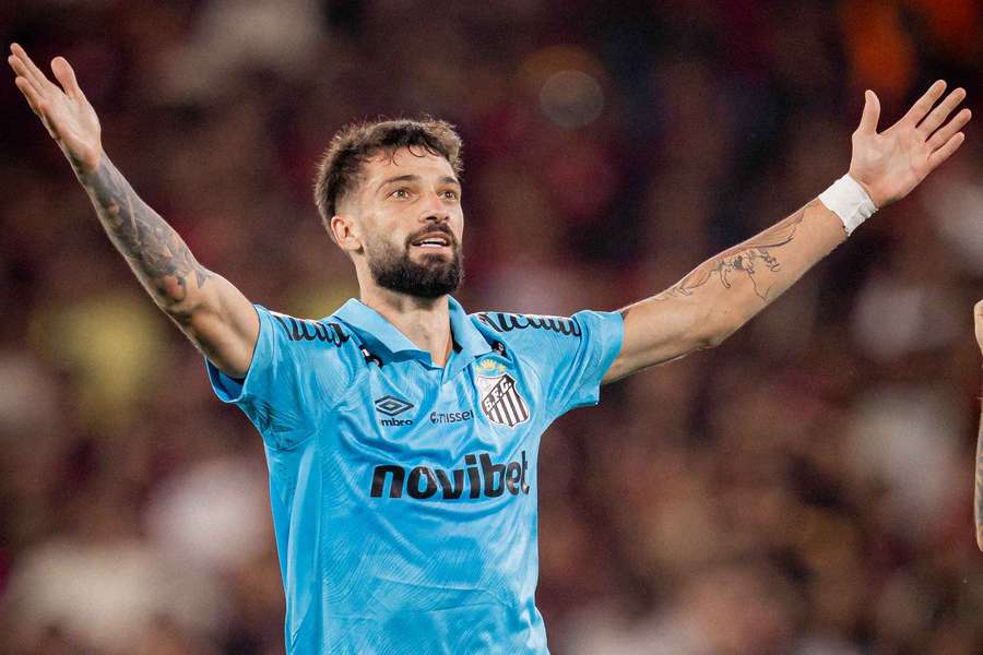 Lautaro Díaz marcou o gol do Santos no Maracanã Lautaro Díaz marcou o gol do Santos no Maracanã