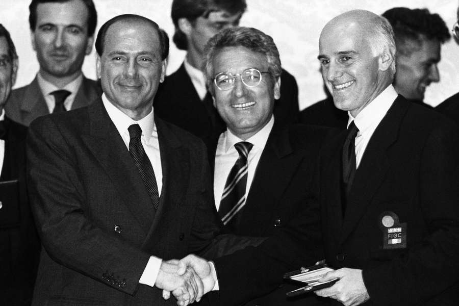 Sacchi, Berlusconi y Matarrese, expresidente de la Serie A