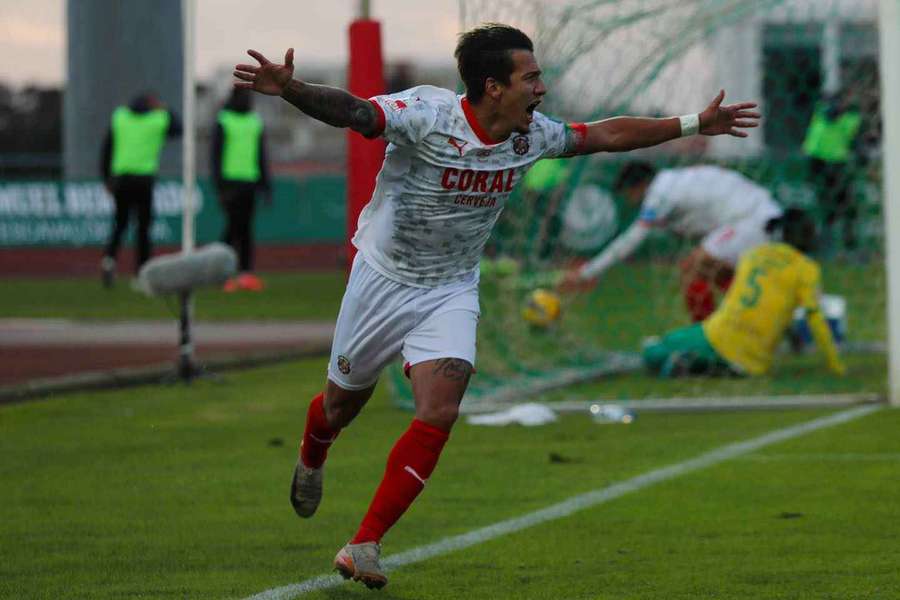 Euller festeja pelo Marítimo