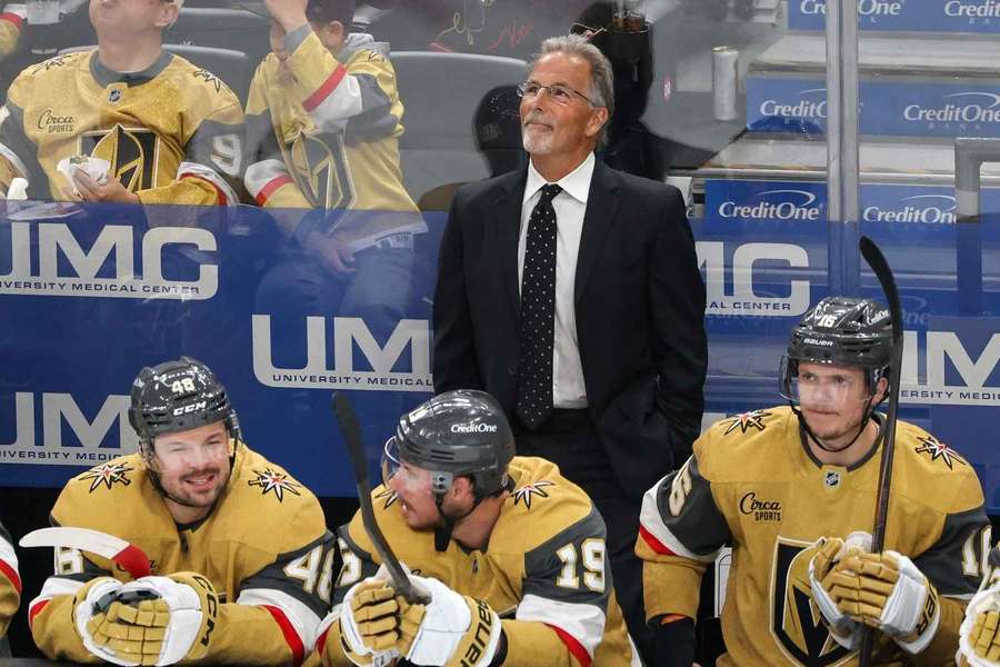 John Tortorella na lavičce Vegas slaví úspěchy. John Tortorella na lavičce Vegas slaví úspěchy.