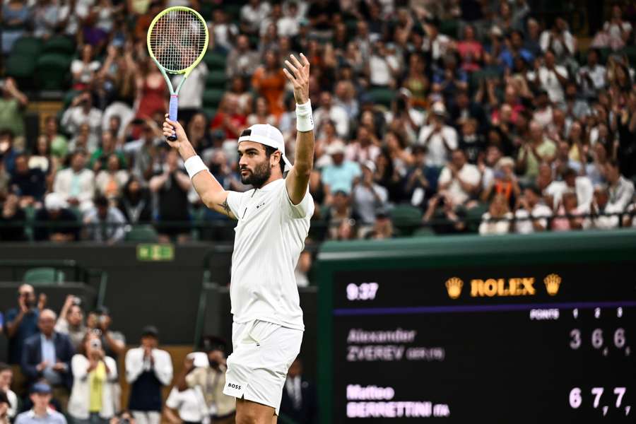 Matteo Berrettini festeggia la vittoria